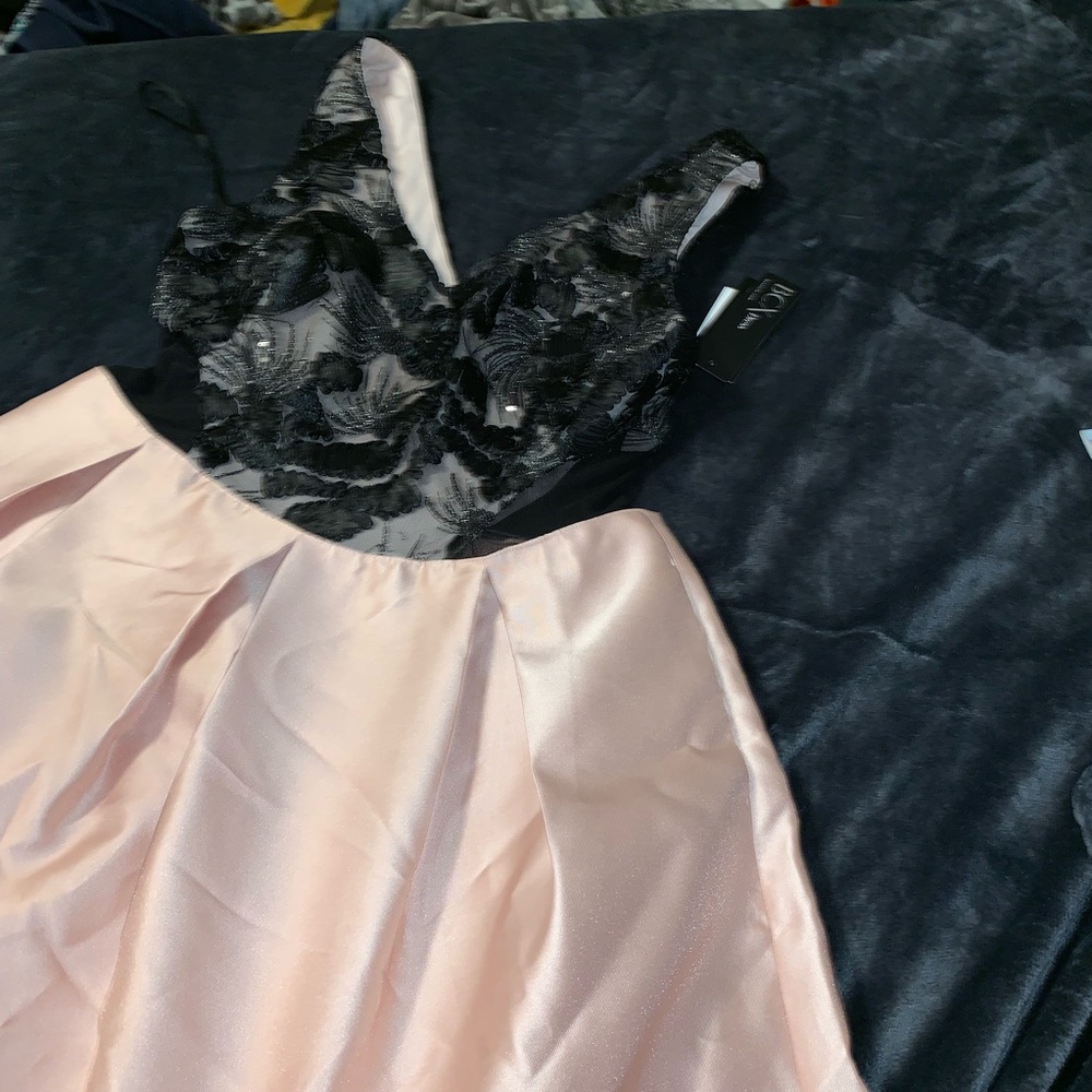 Cute dress w/pink bottom&black top w/ pink accents